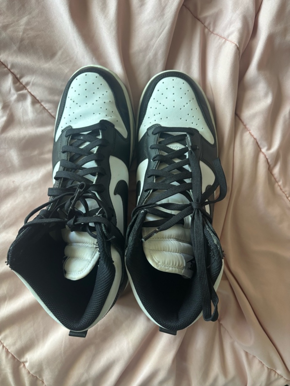 Nike Men's Black and White High-Top Sneakers